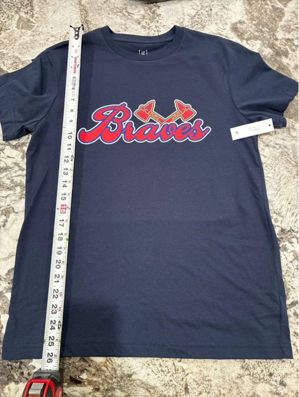 Braves shirt men’s size small